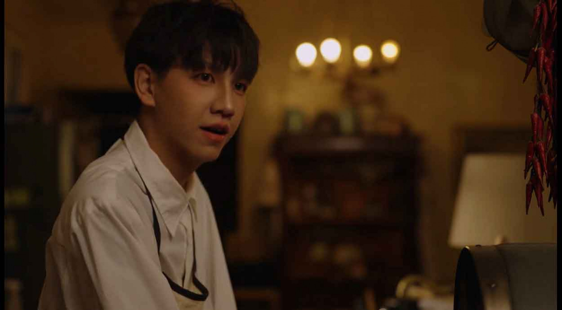 詹仕偉MV核心「平凡店員也有不平凡夢想」,營造出夢想與趣味兼具的平行宇宙(我在娛樂 提供)