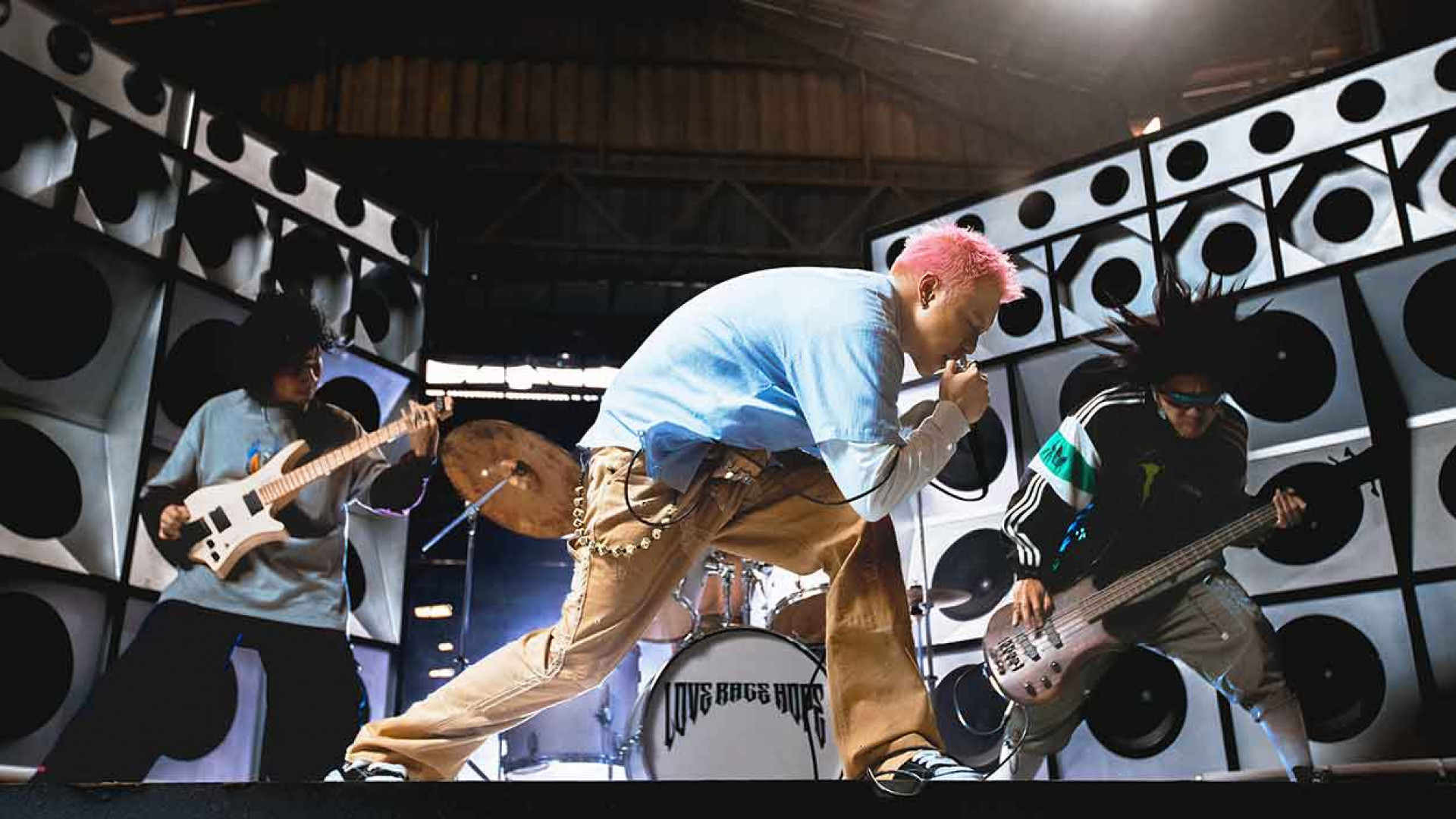 從舞台一躍而下 懼高的Nick坦言:「其實是硬著頭皮跳!」