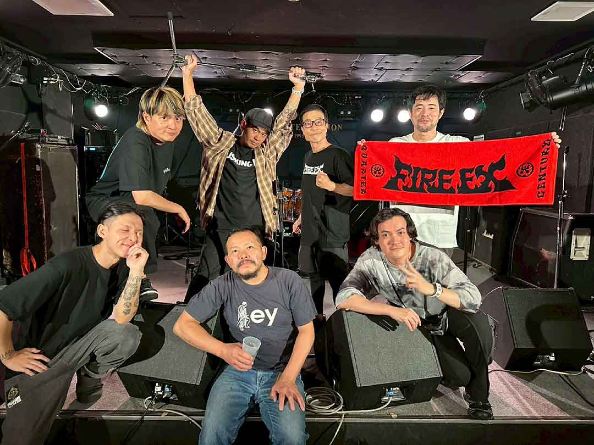滅火器與HUSKING BEE 在札幌再度合體共演