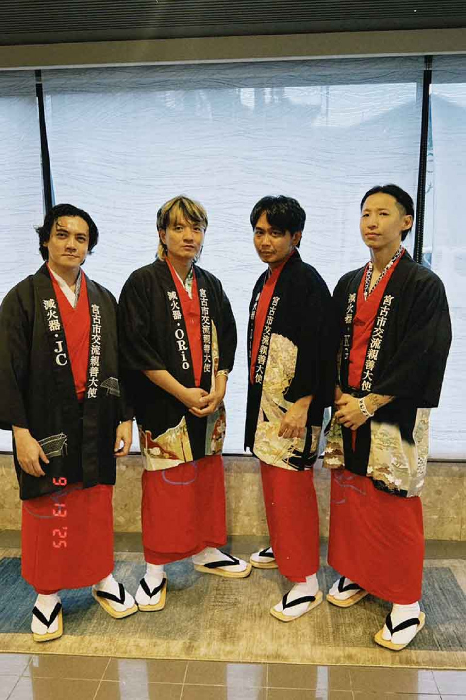滅火器穿上東北宮古市贈送的特別和服與外套