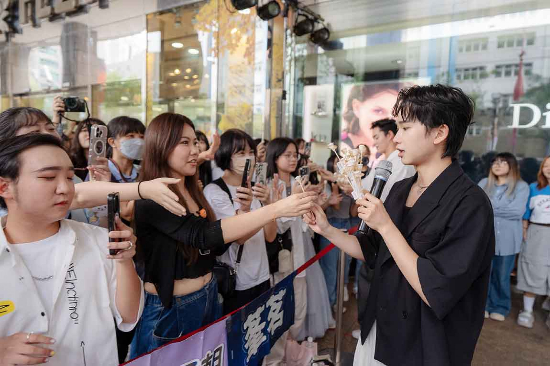 人氣男團源少年與品牌Soothe時氛首度攜手推出聯名系列香水《進行式》與《絮語》兩個香味！莑茗在現場分享：「《進行式》有種陪伴的感覺，很適合日常。」（Soothe時氛--提供）