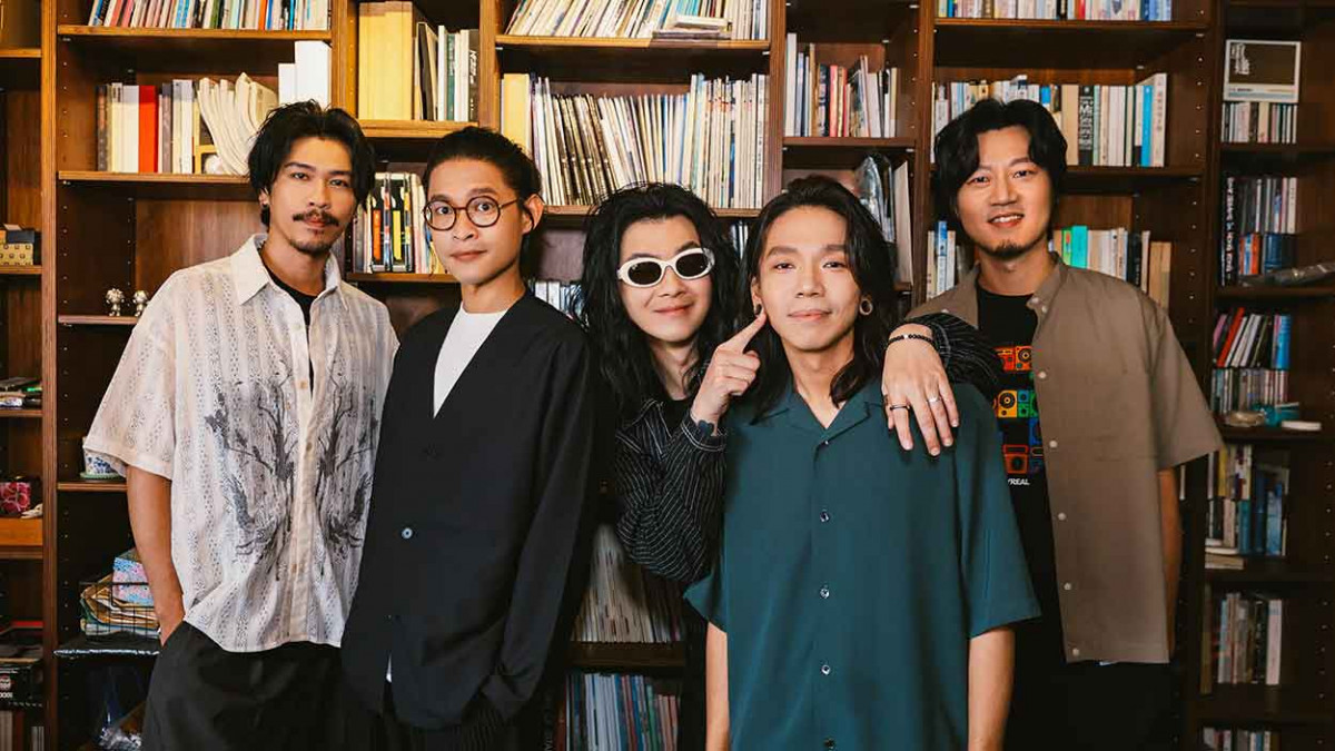 麋先生最可愛的一首歌!驚喜釋出全新單曲〈散散步〉以諾夫婦合唱錄音室放閃甜翻全場