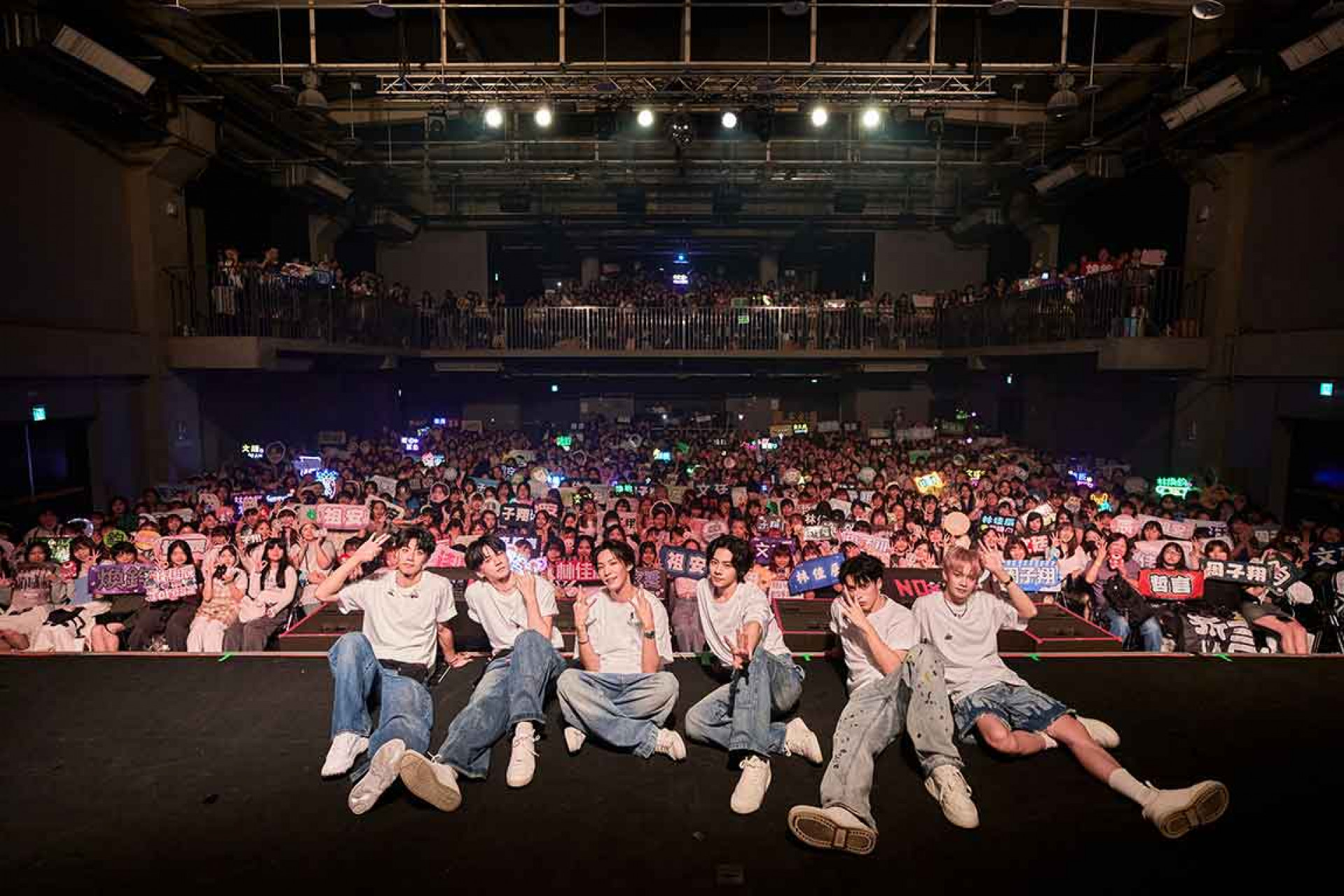 文廷(左起)、祖安、煥鈞、佳辰、哲言、子翔