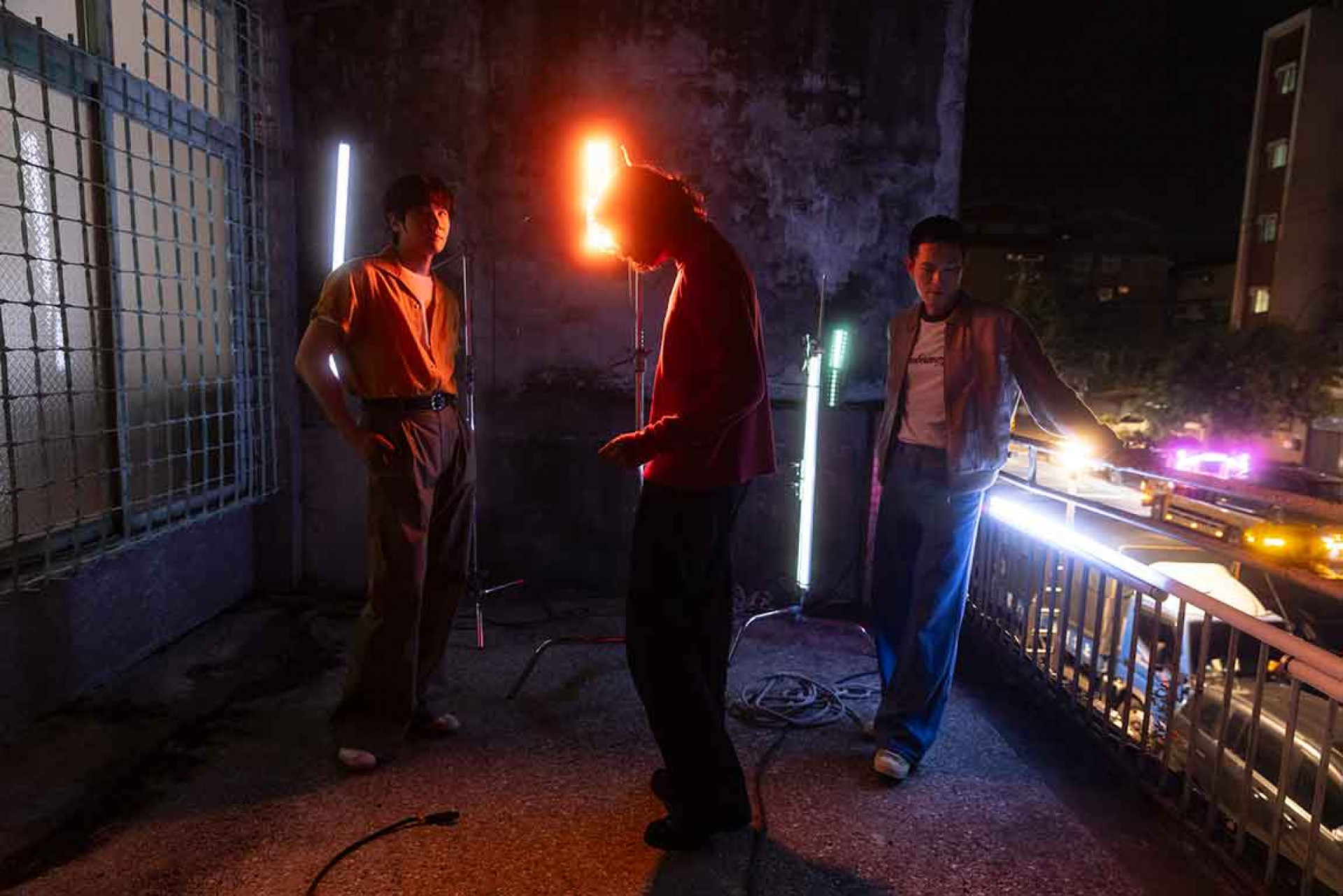 不曾寧靜的台北夜生活 熱鬧也有無情。(相信音樂提供)