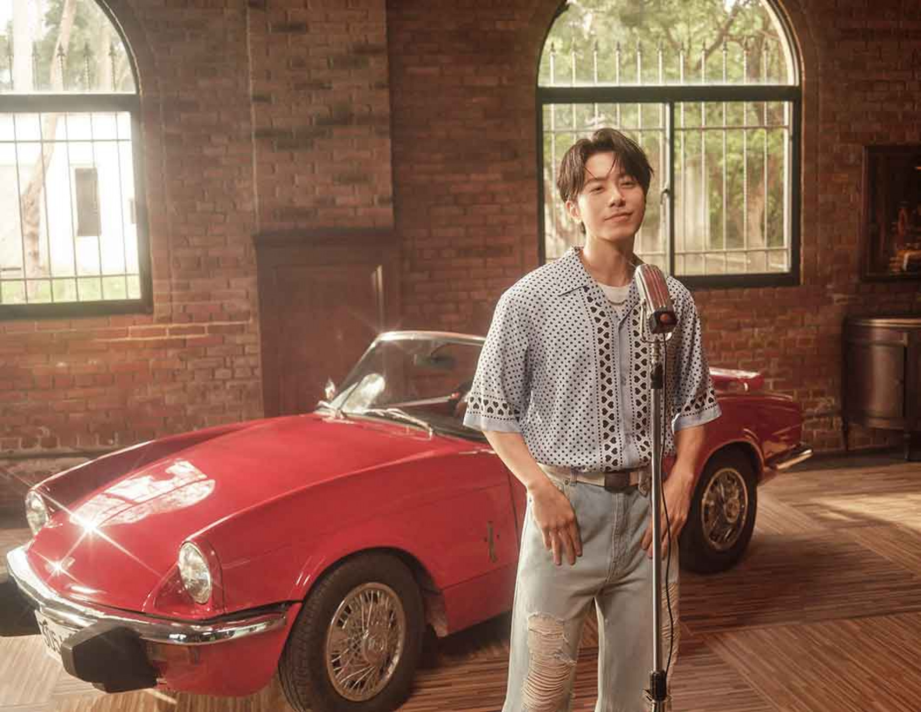 化身來自香港的「韋廉」 〈珍妮佛〉MV 復古元素齊發