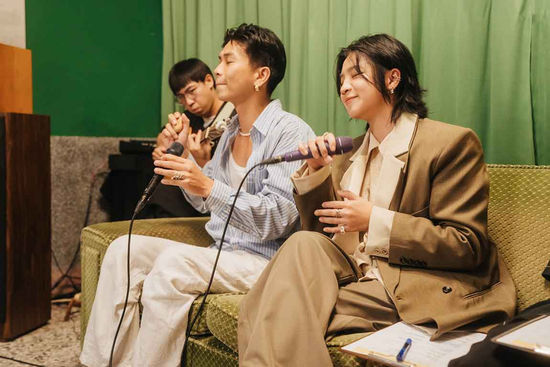 黃宇寒與雷擎現場演唱〈暮春〉