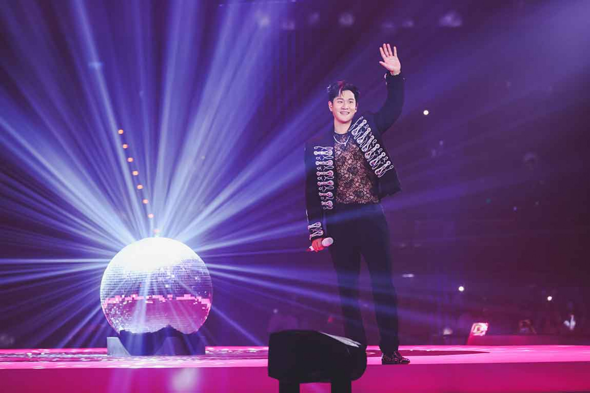 睽違三年周興哲《Odyssey旅程》返場台北小巨蛋 連三天近4萬人朝聖