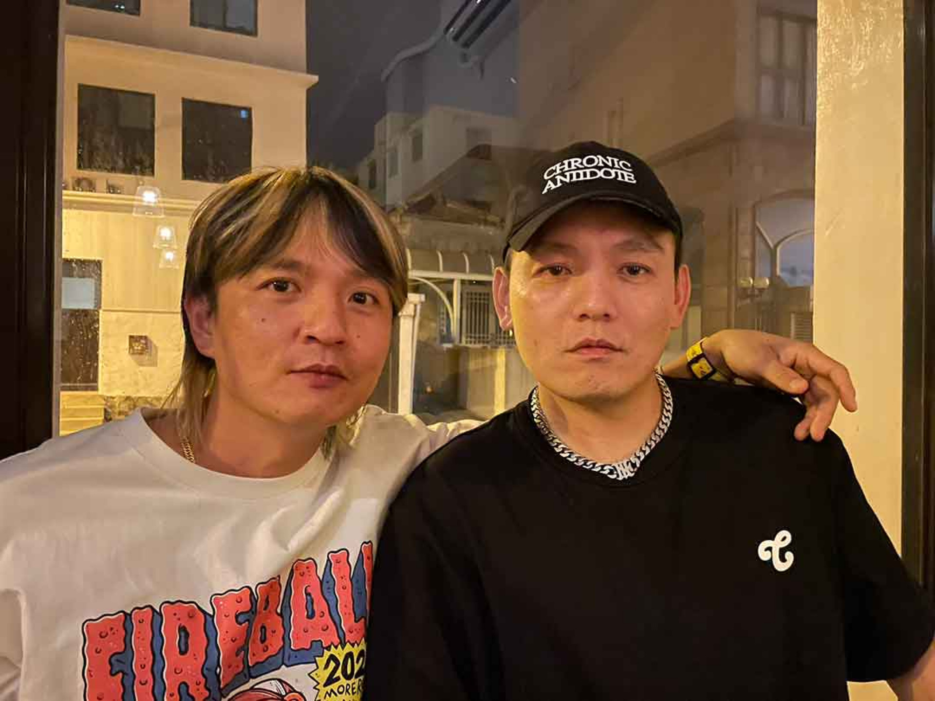 滅火器吉他手宇辰EmptyORio(左)以及玖壹壹春風EO(右)在澎湖合體