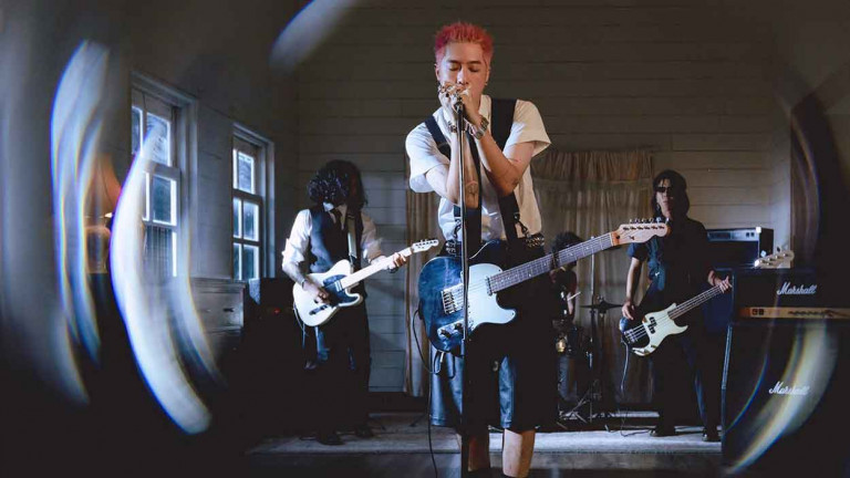 周湯豪LIVE HOUSE TOUR 高雄場炸翻 i人學長嗨變E人 男粉哀號：為什麼騙我？！