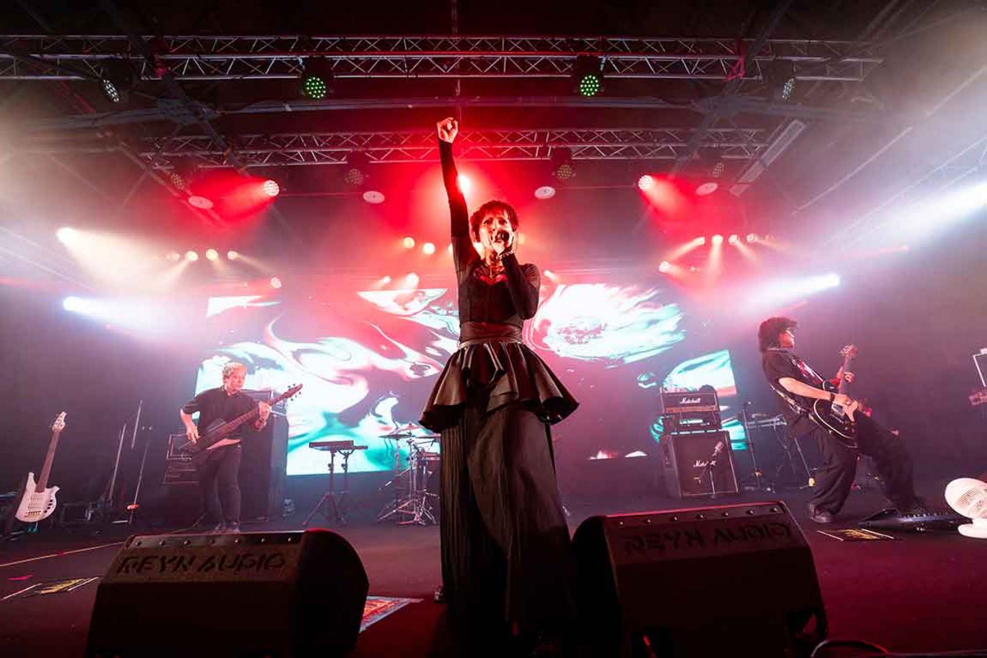 土屋安娜組樂團再現《NANA》搖滾魂！