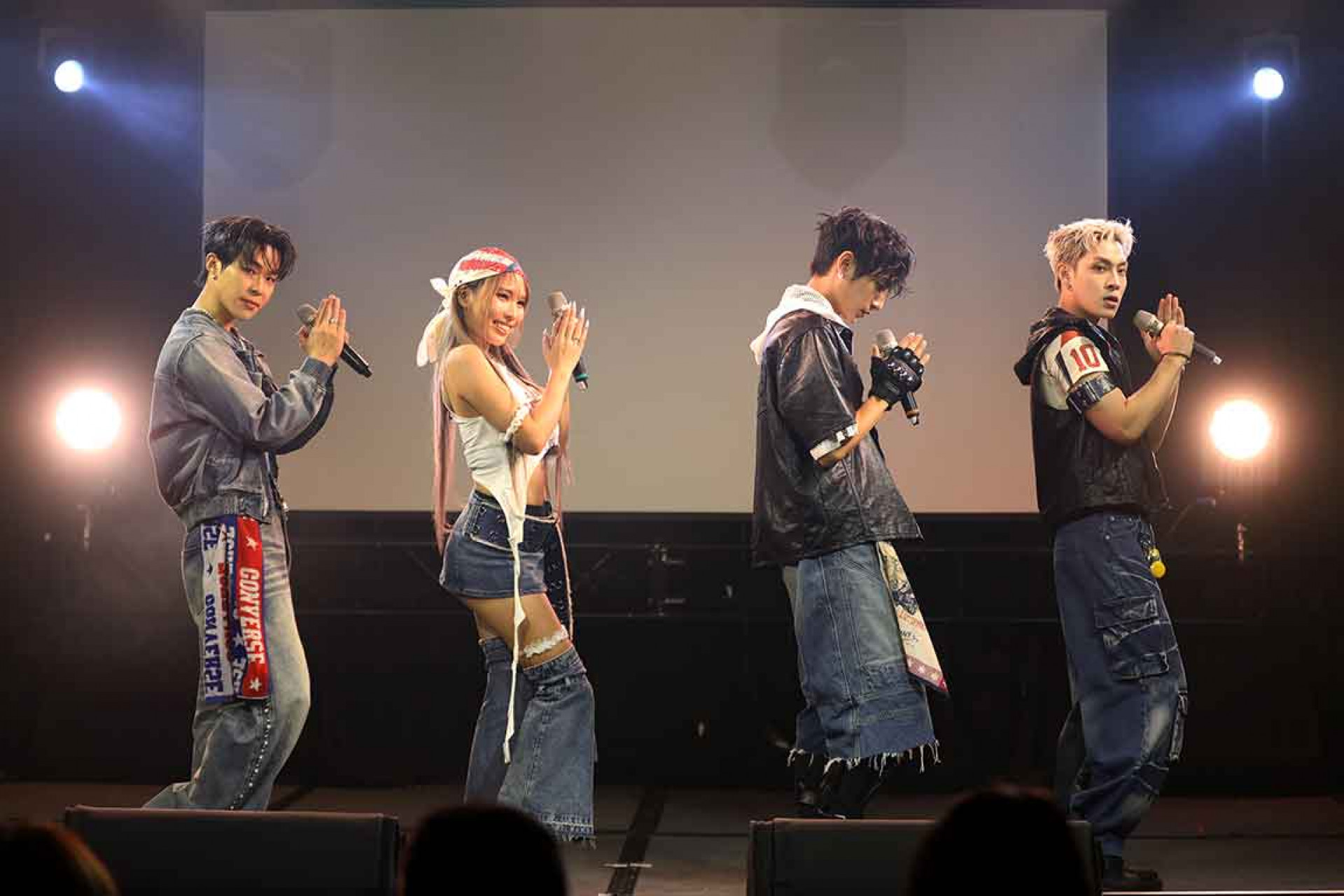 (從左到右)宰宰、蝶香、彥、洪暐--(踢帕娛樂-提供)