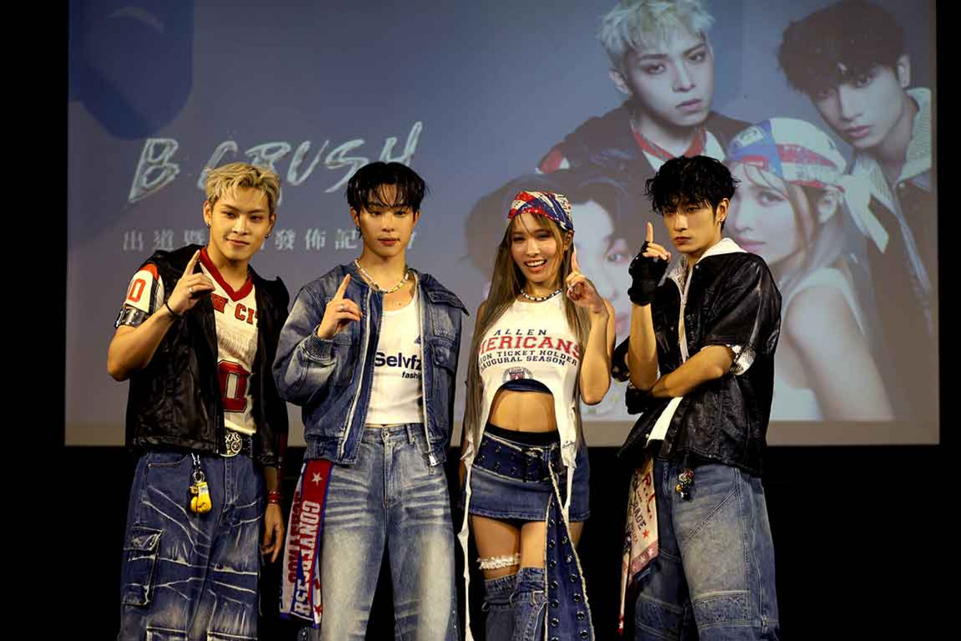 (從左到右)洪暐、宰宰、蝶香、彥---(踢帕娛樂-提供)