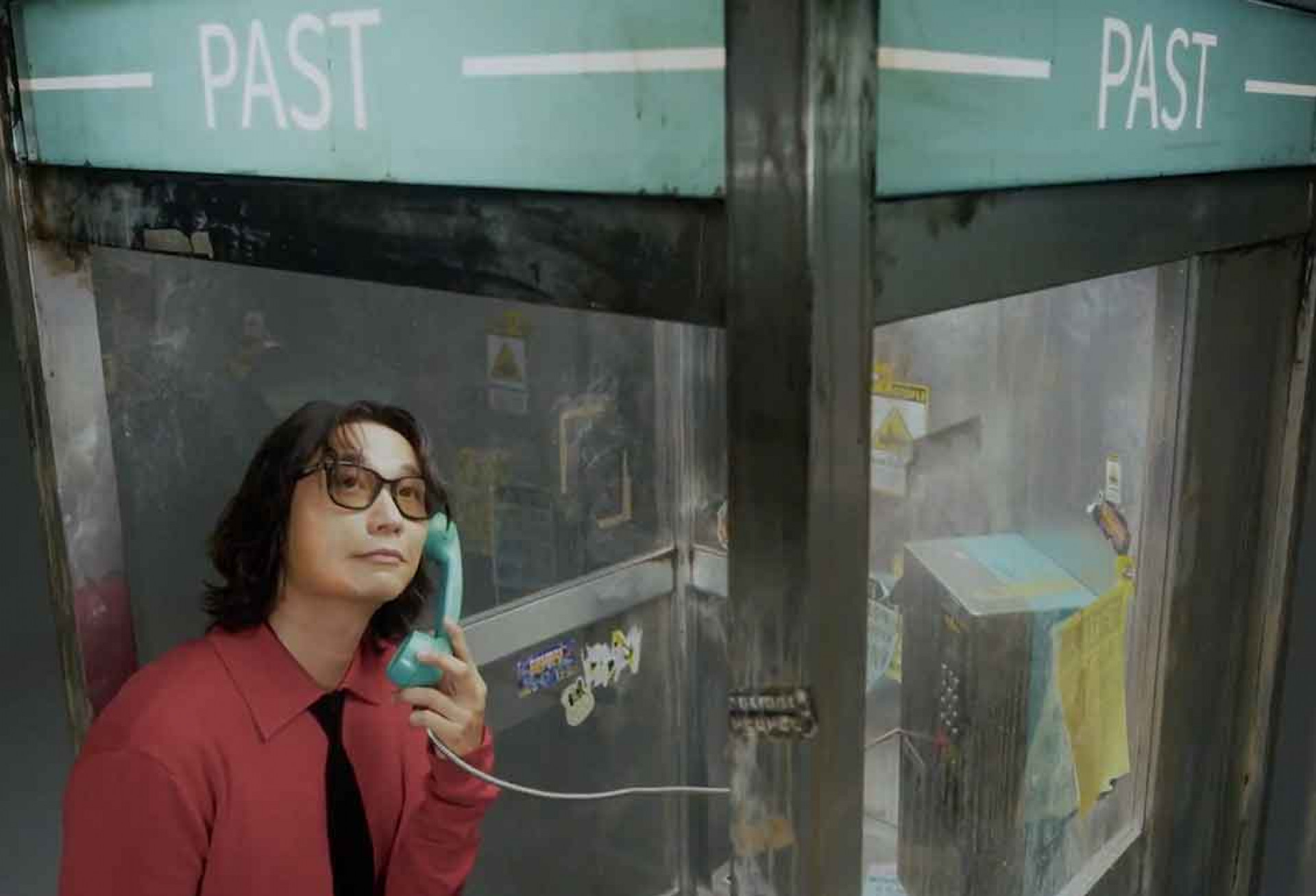 方Q分享以前會因為零錢不夠,而在公用電話前緊張的經驗。(相信音樂提供)