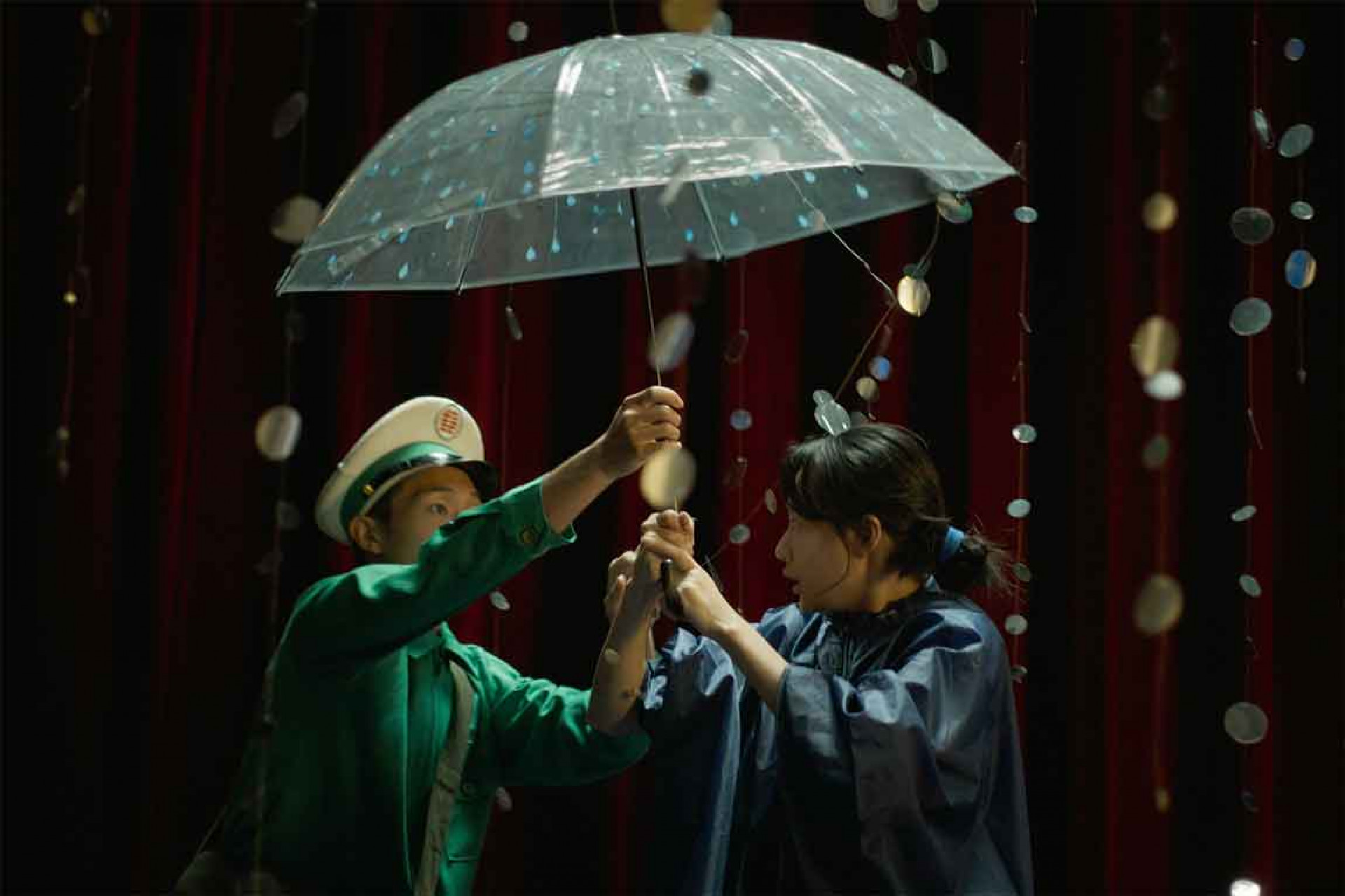 新歌唱出說不出口的再見 牧森、馬育蓁共演雨中單戀結局