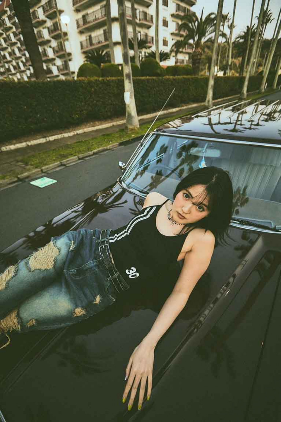 代表作〈戀する惑星(アナタ)〉更在社群平台上創下總播放次數突破7億次的驚人紀錄。