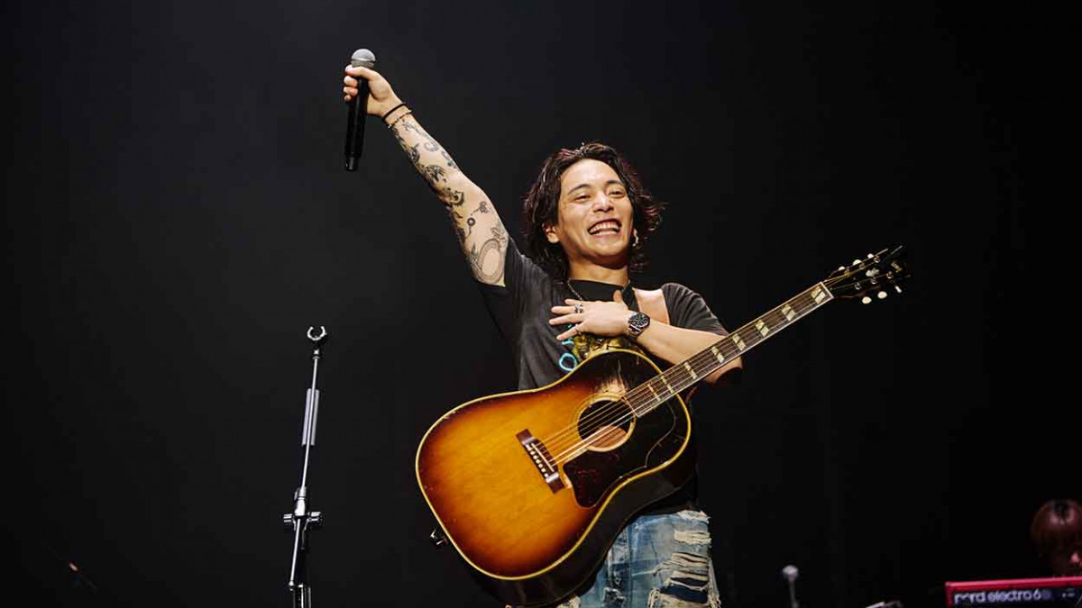 MTV音樂頻道| 優里首次來台攻蛋2萬3千張票全數售罄萬人合唱〈乾燥花〉歌迷感動淚灑現場