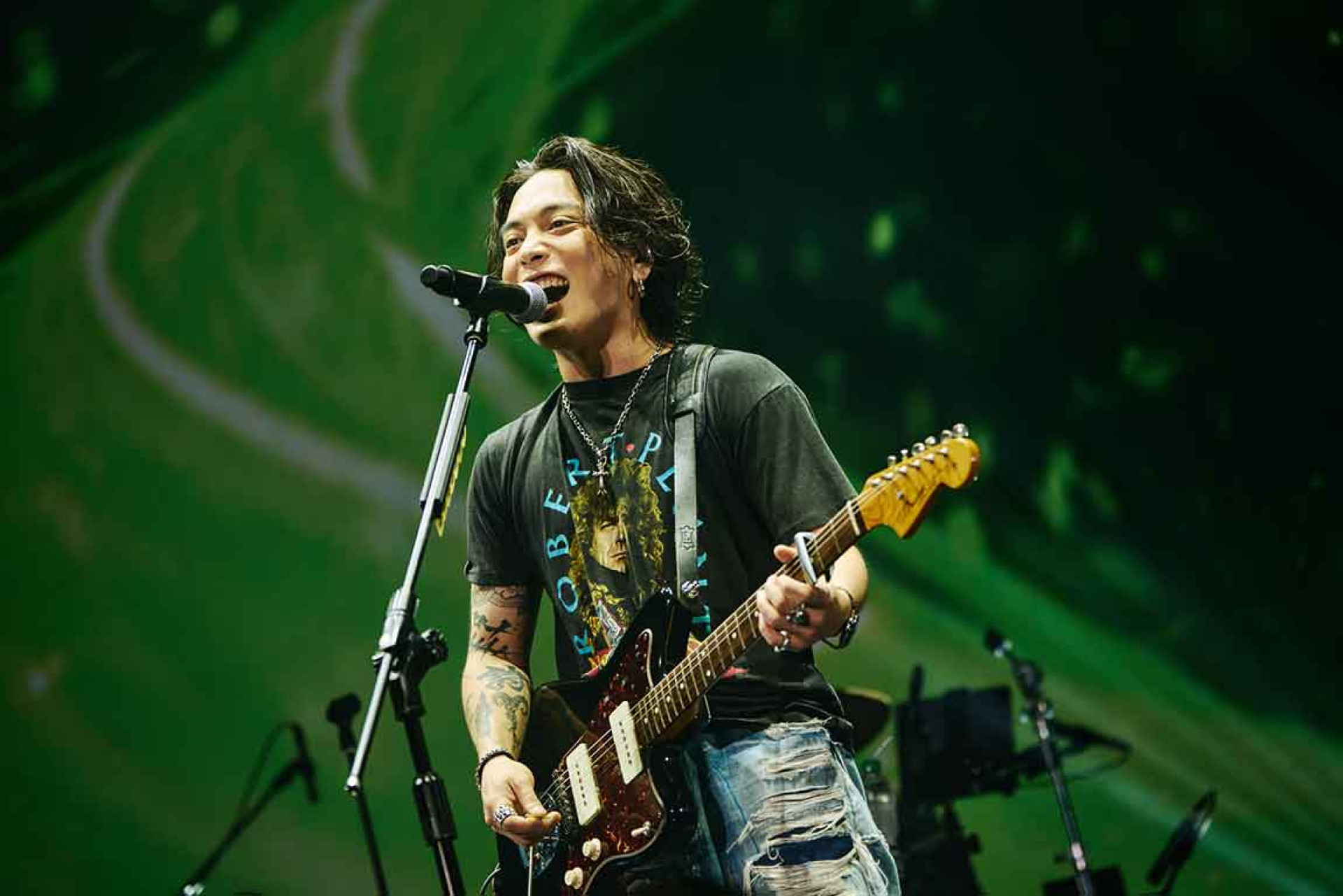 最後代表作〈乾燥花〉深情登場時,全場陷入浪漫氛圍