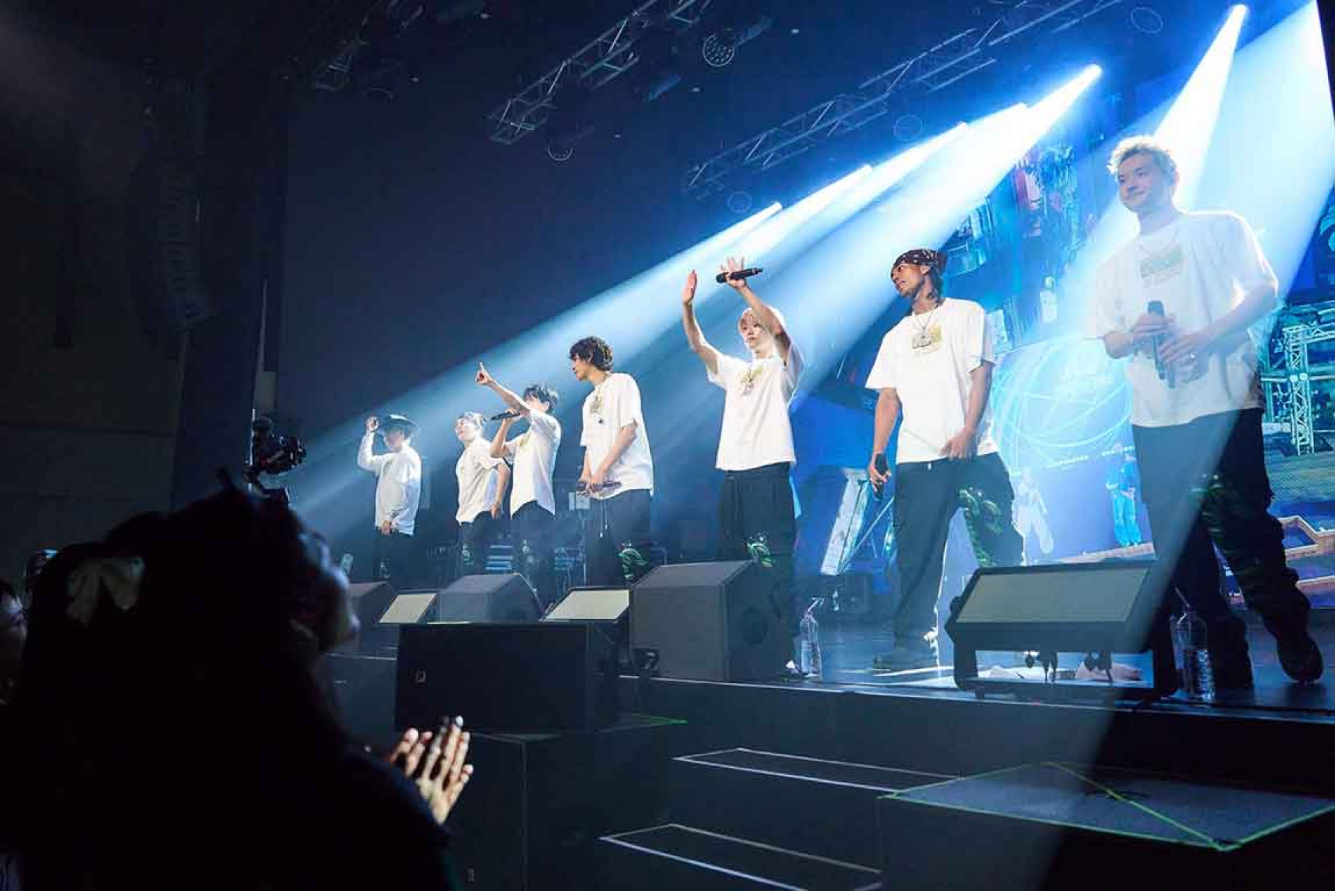 安可全場與他們大合唱代表曲〈Just Like Dat〉