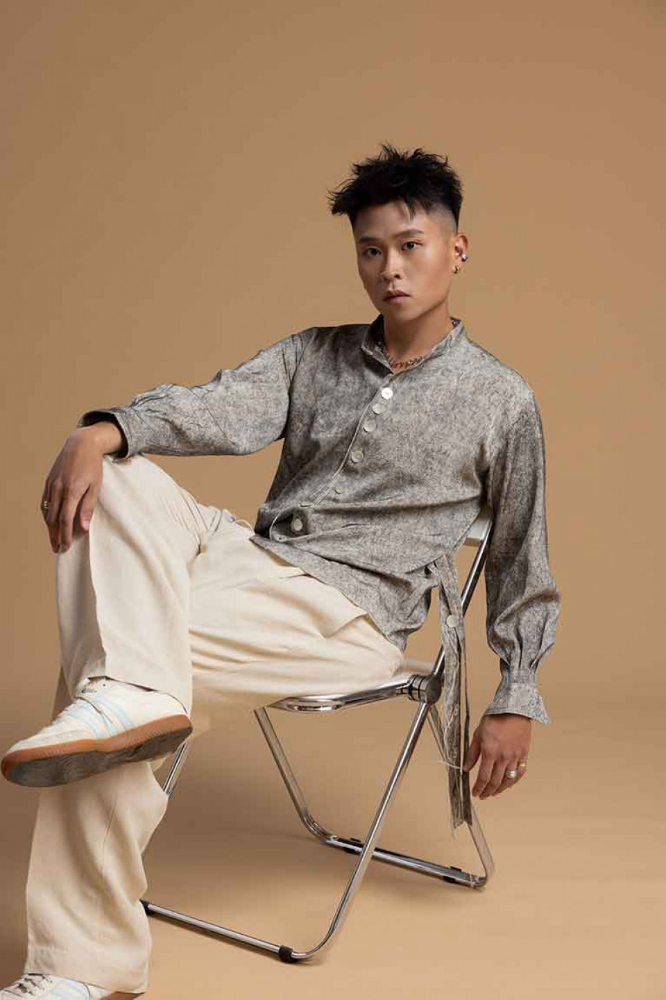 LINION 的新專輯《自己自己 mi casa su casa》誕生於他自訂的「42 天創作計畫」。嘿黑豹工作室提供