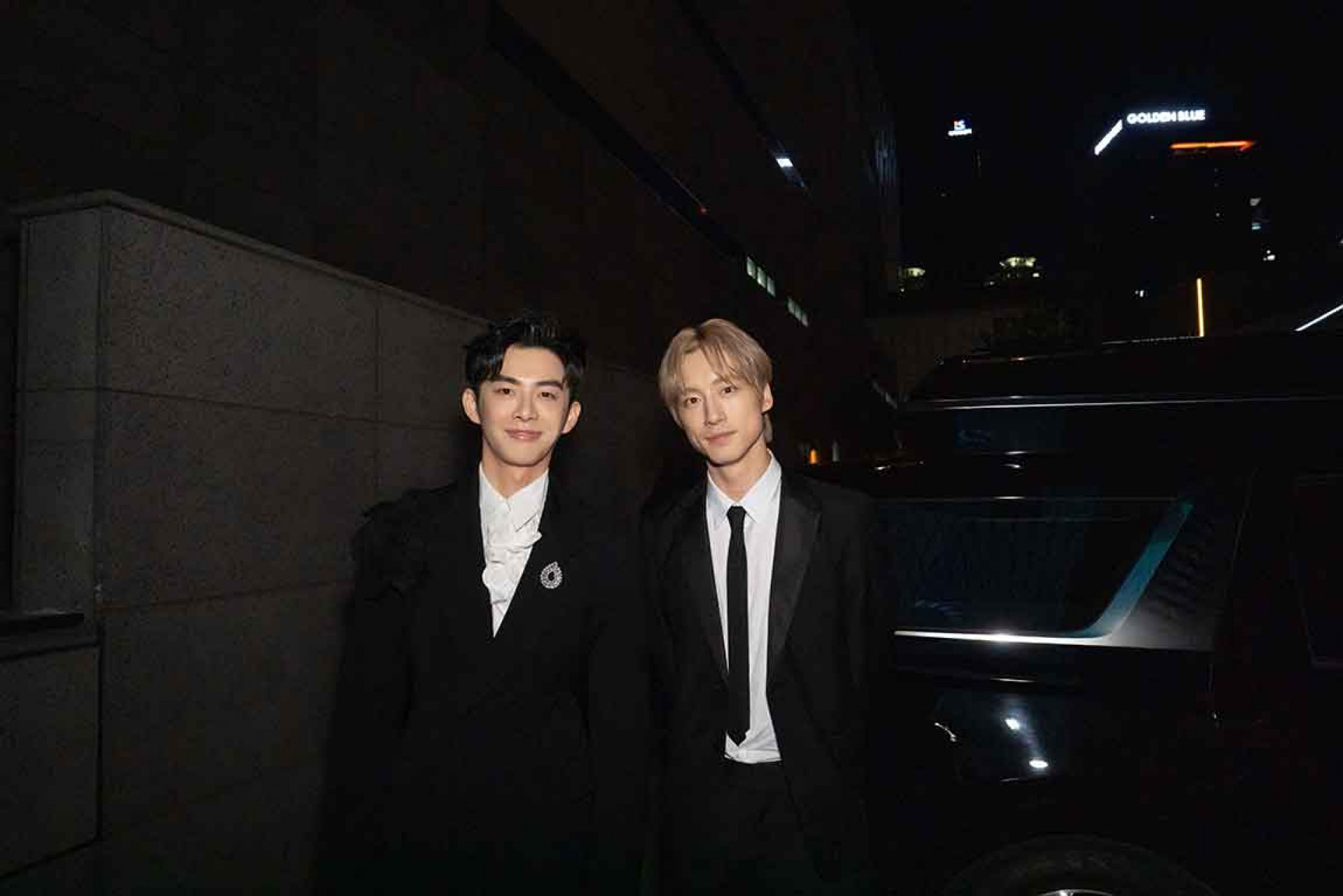 蕭子墨「全球OTT大獎」後台與日籍演員坂口健太郎郎合影