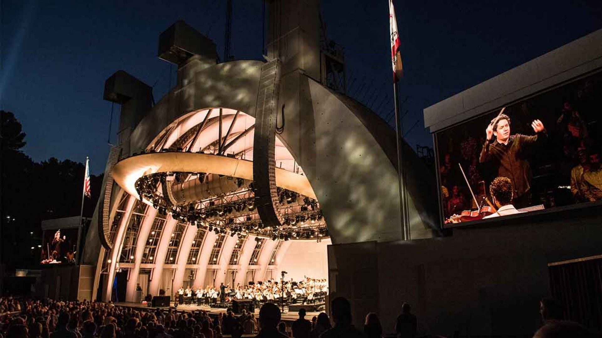 2009年,28歲的杜達美成為洛杉磯愛樂史上最年輕的音樂總監。上任典禮吸引萬人參與。