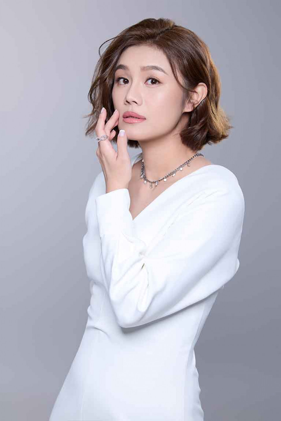 金曲歌后朱海君溫柔開唱〈無言花〉﹑〈新不了情〉熟齡金曲女聲催淚登場(屏東縣政府-提供)