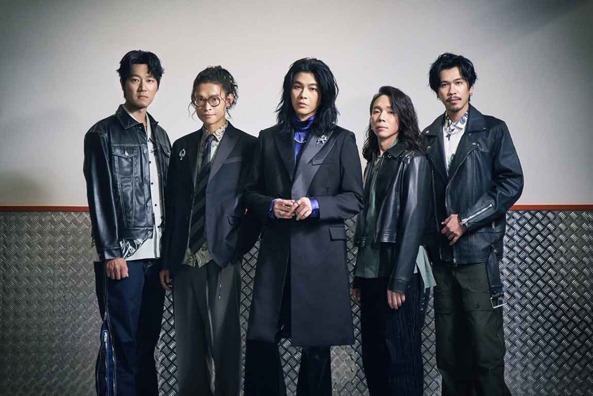 麋先生首登金鐘舞台飆唱五首戲劇金曲 中、英、台三語無縫切換全場鼓掌高潮。(相信音樂提供)