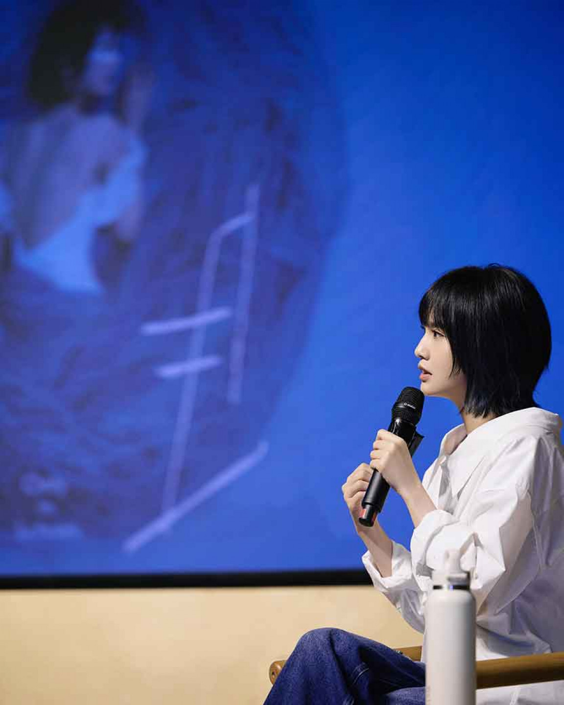 活動以「私密聆聽」為概念,在獨立唱片店中展開