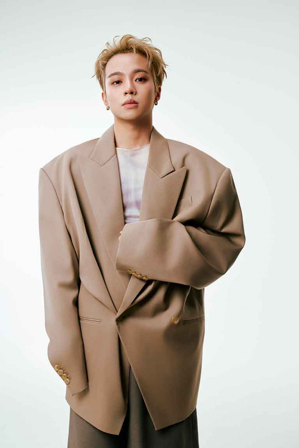 黃號靈感不斷近日再推號式情歌第15號作品〈他不懂〉