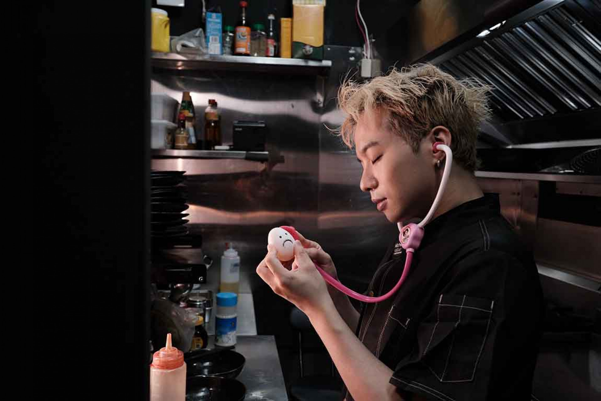 黃號自寫自唱自導自演自拍自剪MV 親手料理哭哭蛋包飯