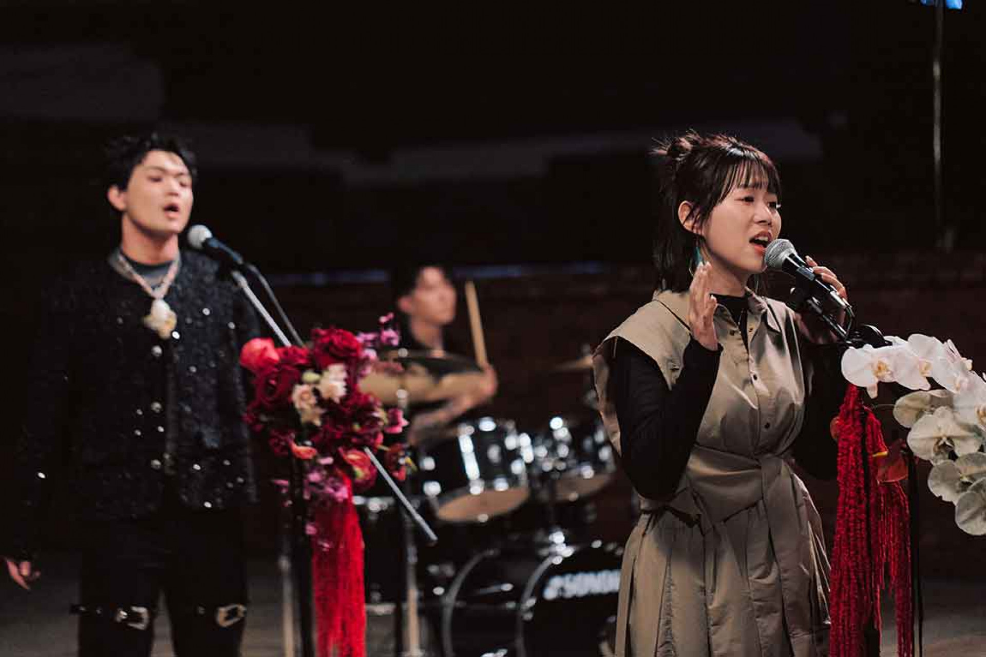 《釧兒》女主角張芳瑜(右)首次挑戰拍攝MV自認好困難