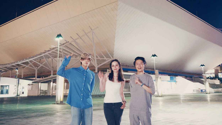 告五人快閃香港！紅館場勘喊：期待也等不及唱進經典場地