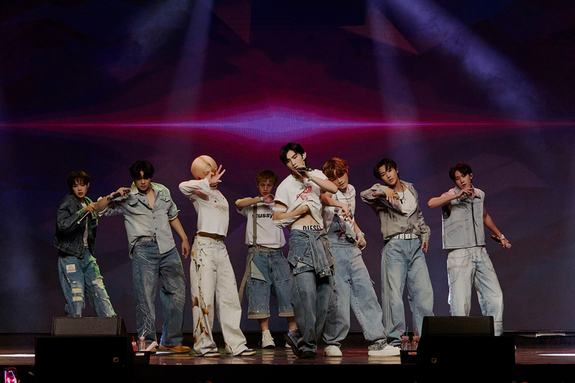 重現《原子2》舞台經典，雁凱冰塊盒腹肌見客，獲東翰認真有抓到精髓