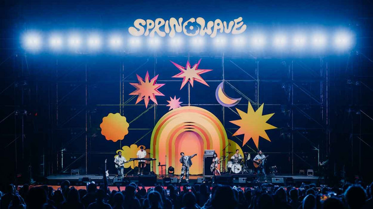 春浪音樂節20周年萬聖夜熱烈開場 蘇打綠〈二十站一刻〉限定曲目重現