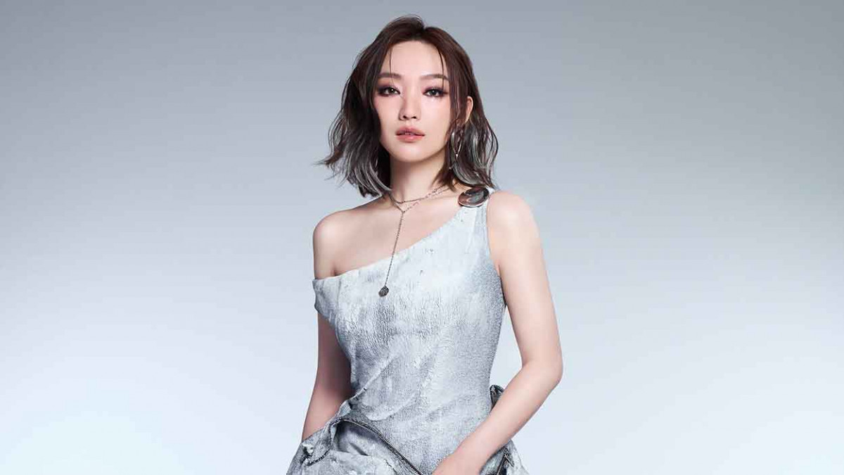 閻奕格格式化重新出發 橫跨舞台劇再回錄音室 突破自我全新單曲〈戒不掉你的愛〉