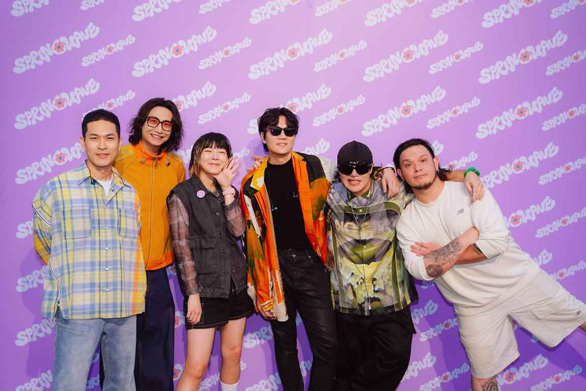 宇宙人登蛋前春浪後台遇怕胖團,老友相聚笑聲不斷。（相信音樂提供）