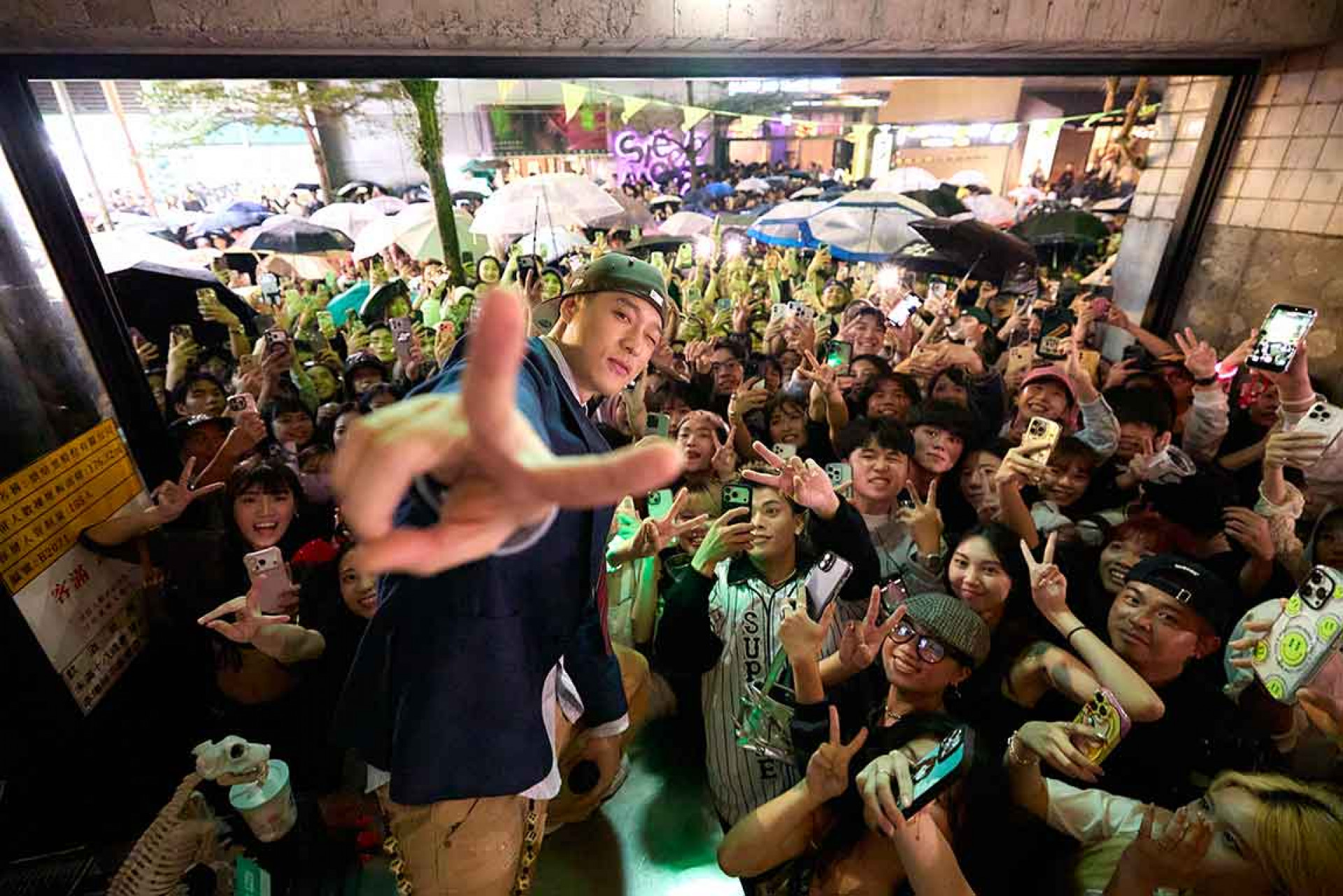 免不了的天職宿命 百忙抽空執導〈說不愛就不愛〉MV