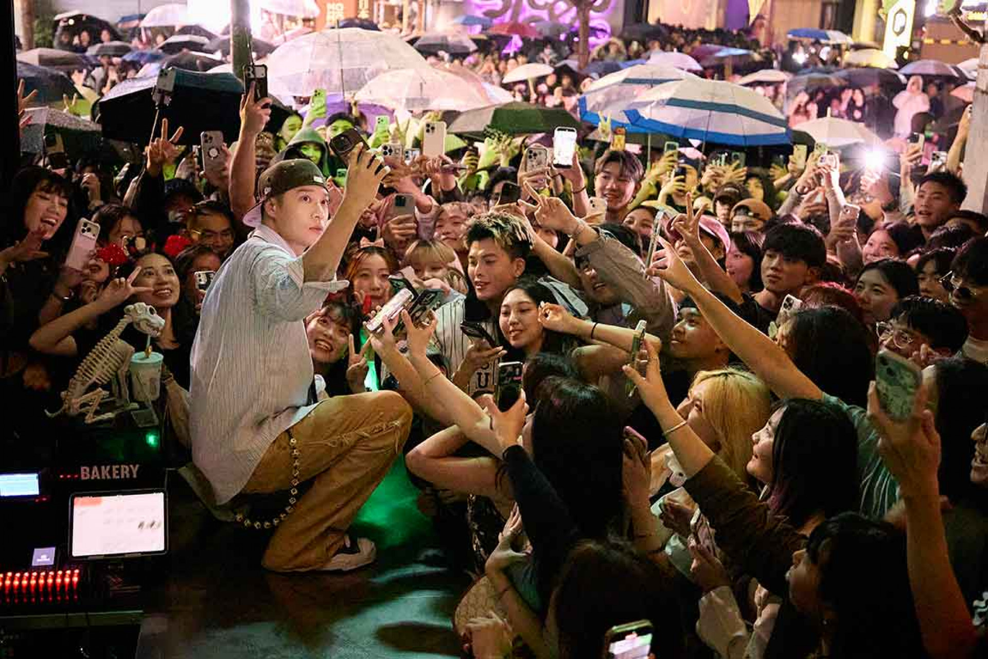 周湯豪NICKTHEREAL巡演啟動「REALIVE - DELUXE」精彩升級