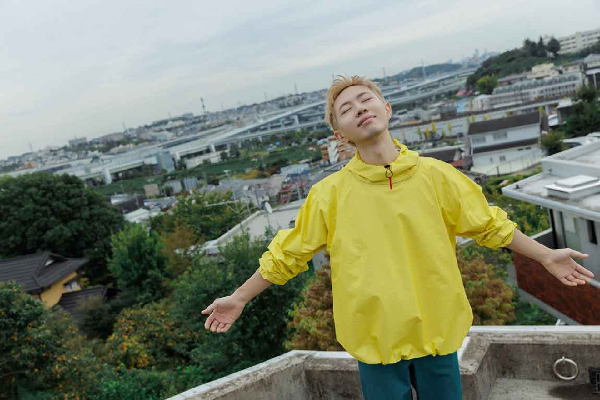 MV拍攝橫跨鶴見川廣場、佃野公園與野毛山公園等橫濱地點