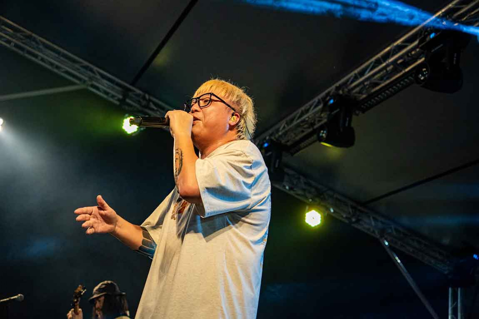 固定客主唱島楎