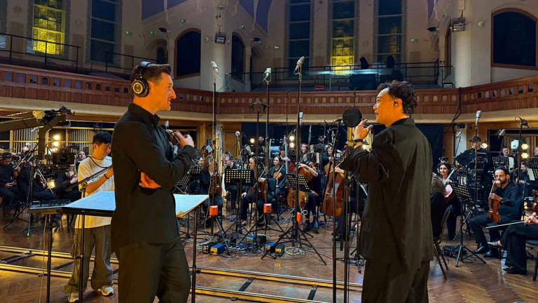 25年後重逢經典 陳奕迅倫敦奏響〈K歌之王AIR〉錄音室淚崩：一生一次的感動