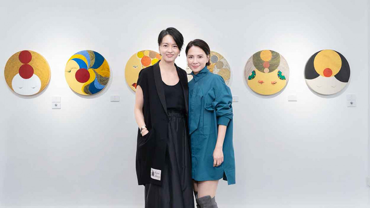 影后李心潔變身畫家！《糖不甩》開展 梁詠琪現身力挺買四幅