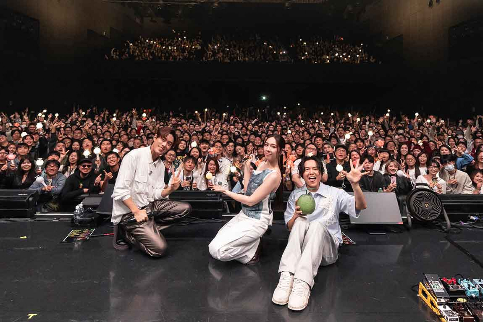 告五人黑夜狂奔進擊日本關東關西開唱。（相信音樂提供）