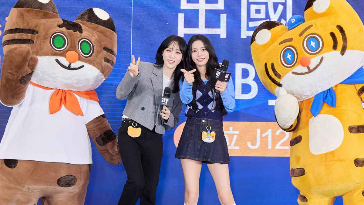 MAMAMOO+頌樂、玟星現身台北旅展合體放閃：「旅行就該隨著感覺」