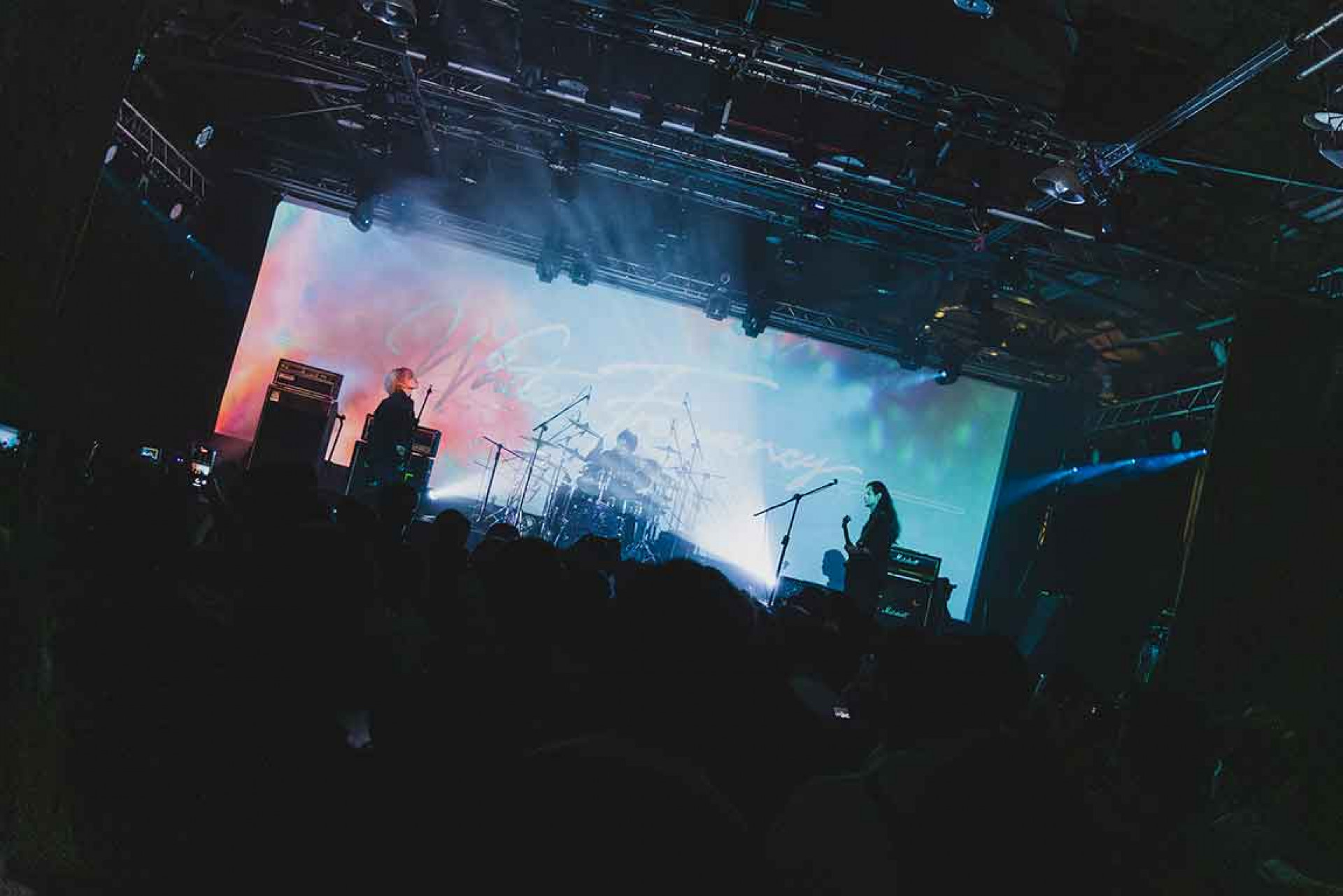 白頻率成團邁入第九年，最新全製作EP《日全蝕》