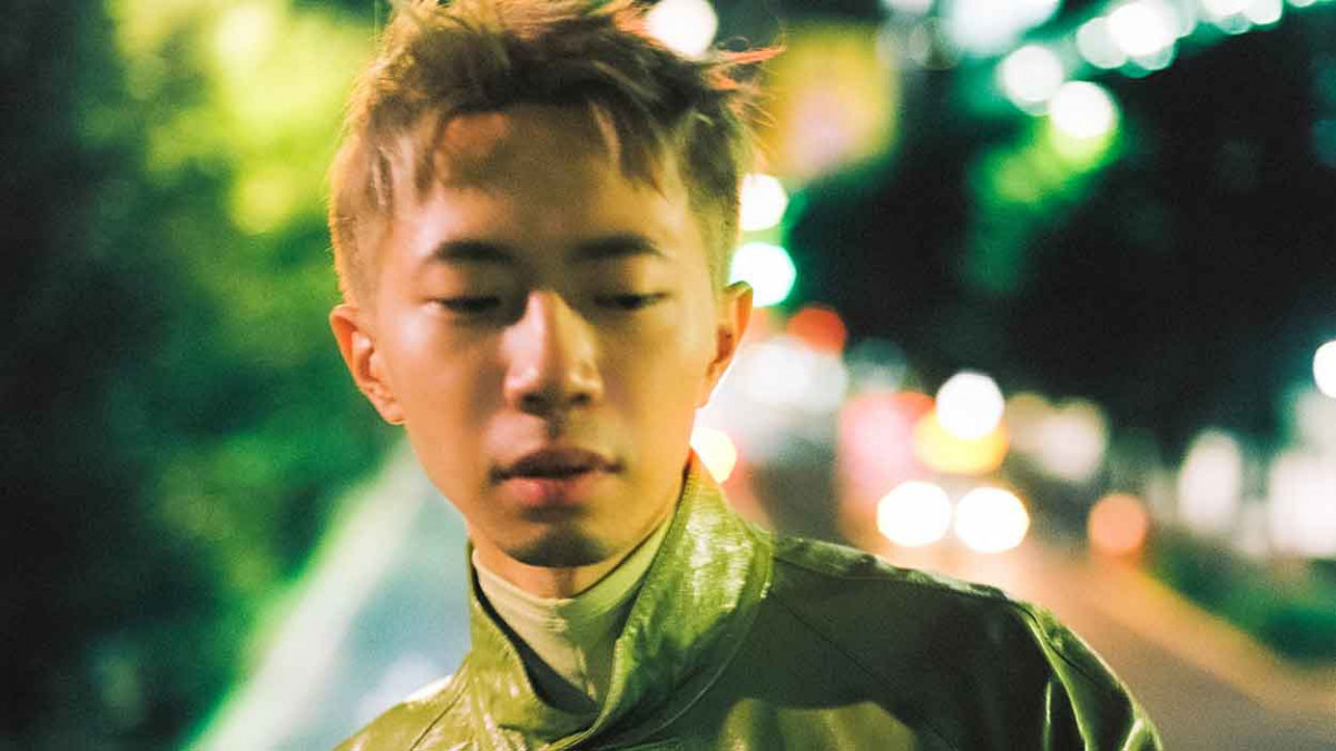 鄭興公開第四張專輯名稱《尋找鄭先生》力邀日本攝影師川島小鳥變身「帥氣小王子」