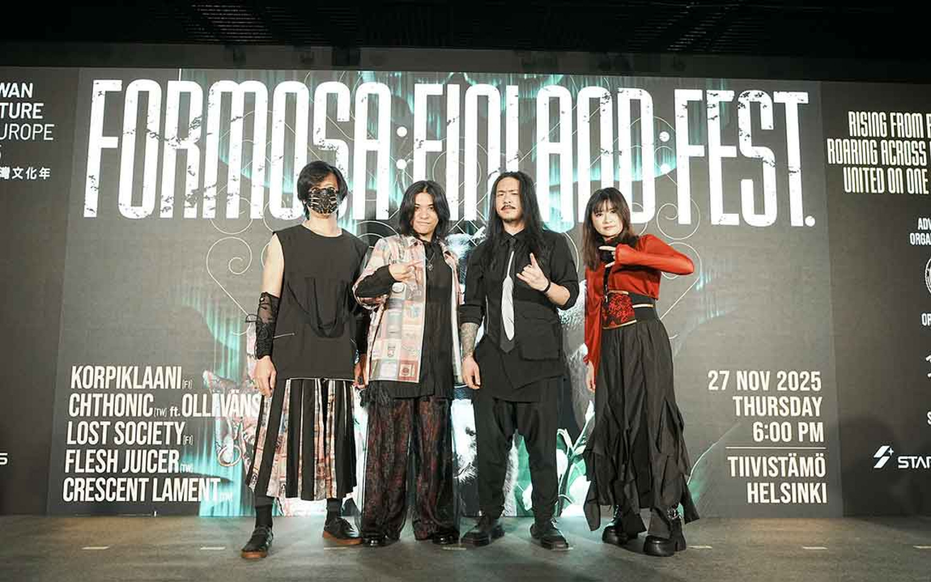 恆月三途身穿設計師郭瑋(右二)服飾將登上芬蘭舞台