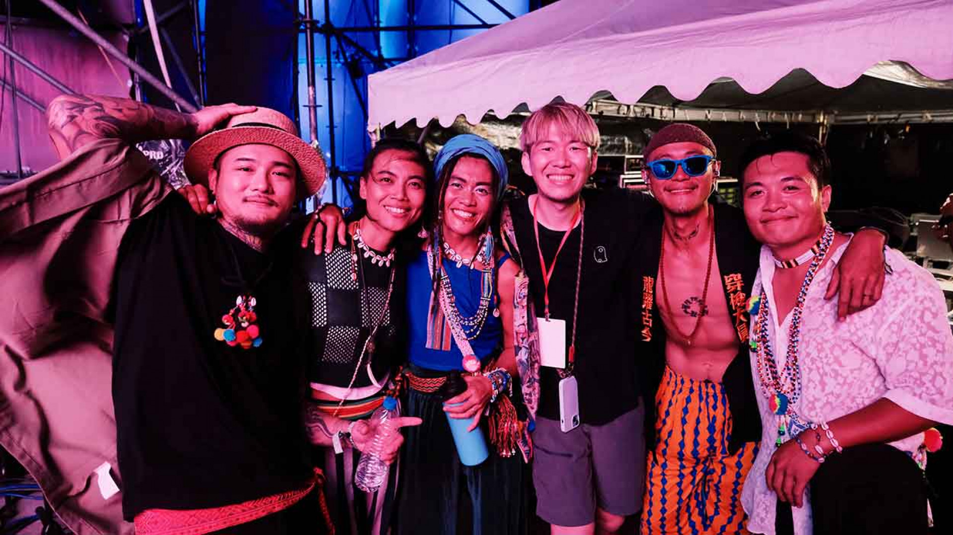 漂流出口Ft.戴曉君 (左二)