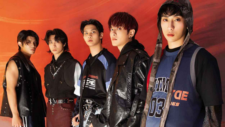 風雨男團 FEniX 出征遇颱風！國際級演出風靡越南 全場齊聲高喊「FEniX！FEniX！」