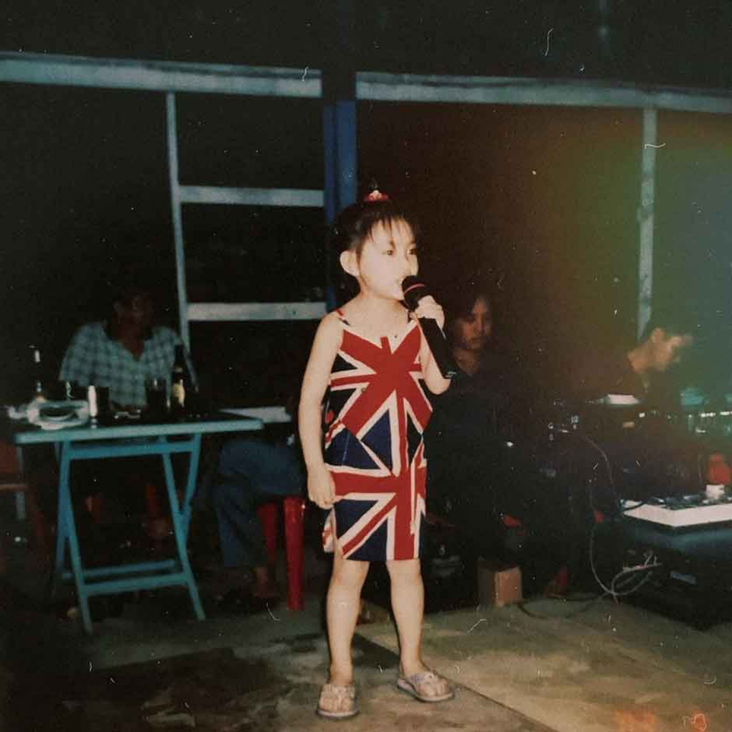 陳佩賢5歲歌唱比賽珍貴模樣曝光